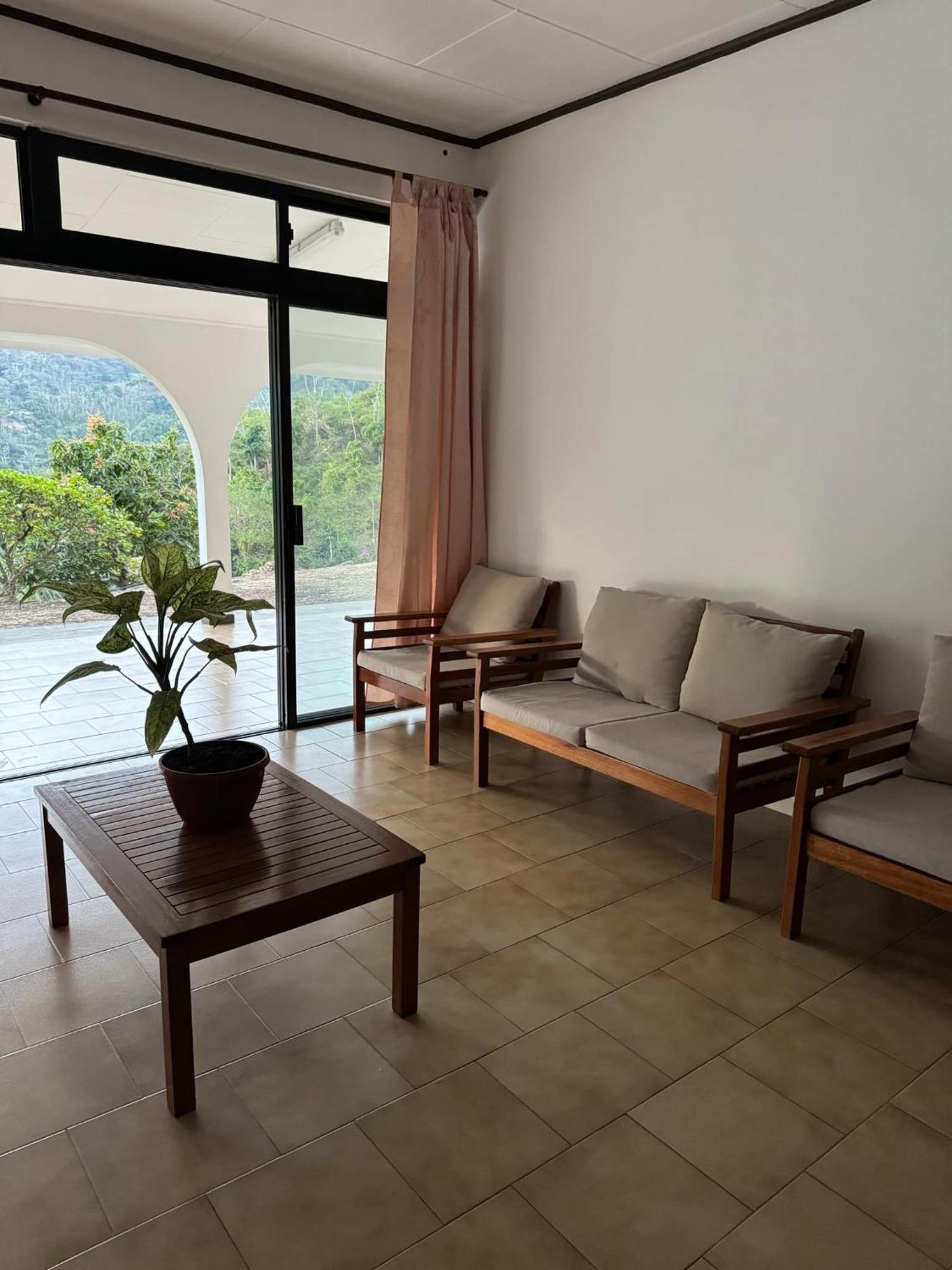 Tiki Lodge Hiva Oa Atuona 外观 照片