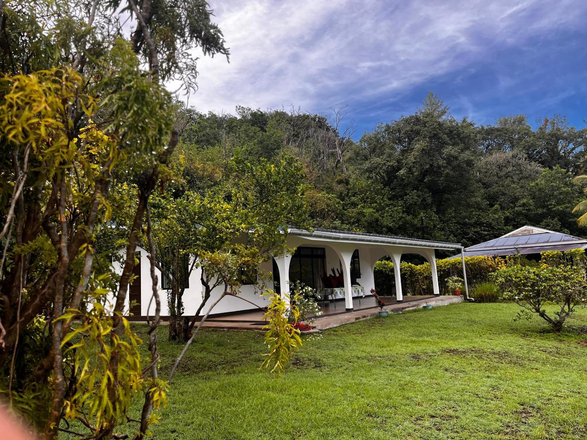 Tiki Lodge Hiva Oa Atuona 外观 照片